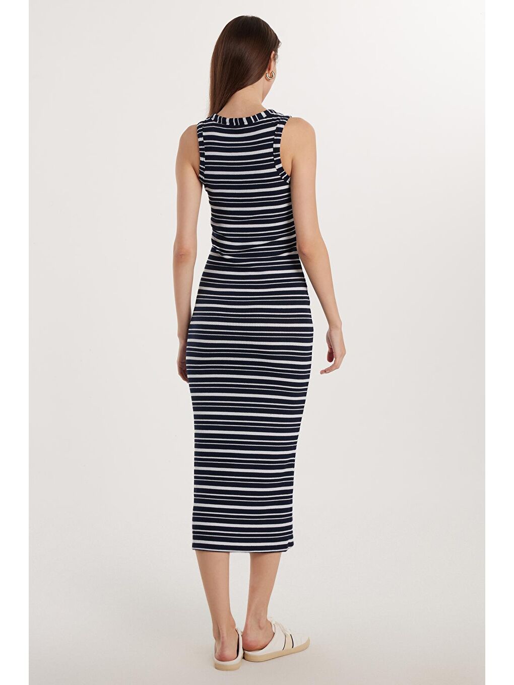 Karışık Kadın Slim Fit Dar Kesim Sıfır Kol Halter Yaka Çizgili Elbise-4