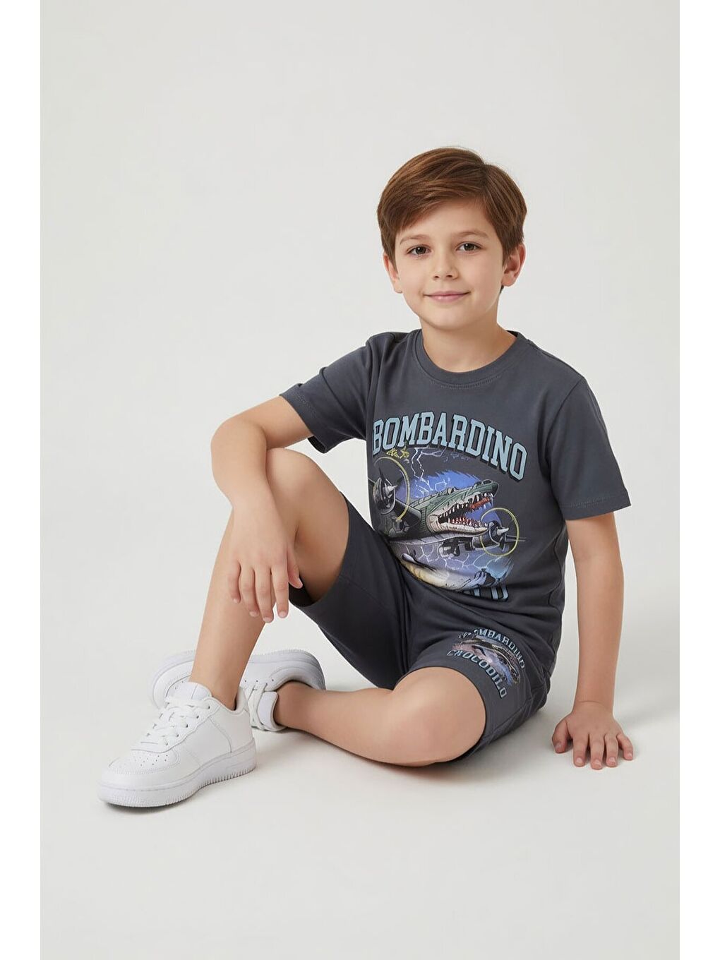 Gri Füme Uçak Baskılı Yazılı Tişörtlü Erkek Çocuk Şortlu 2li Takım 23923-3