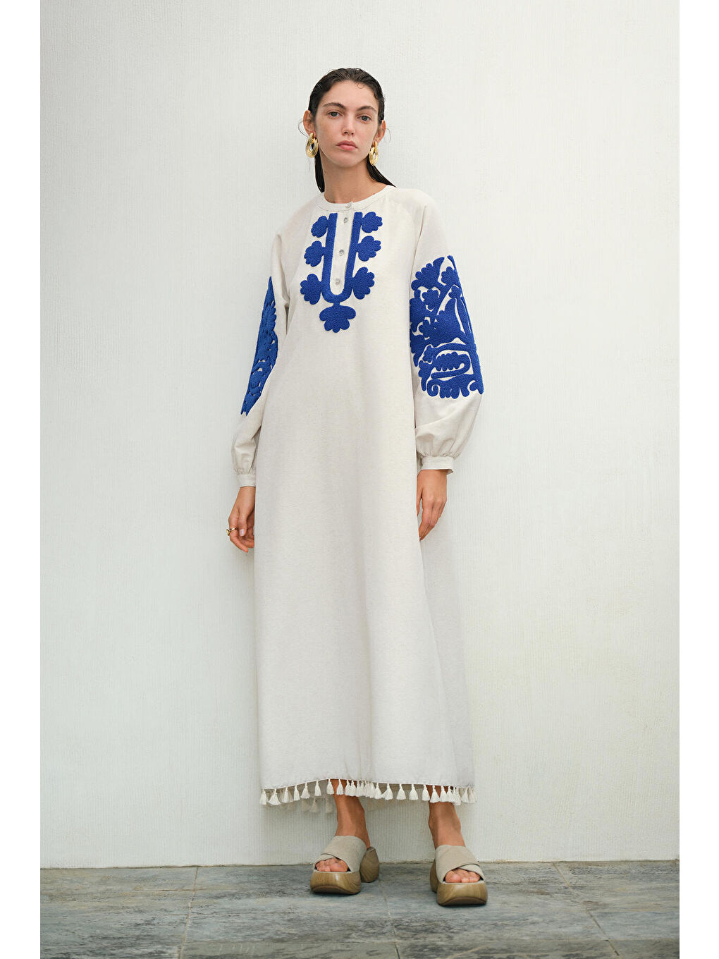 Bej Nakışlı Keten Elbise