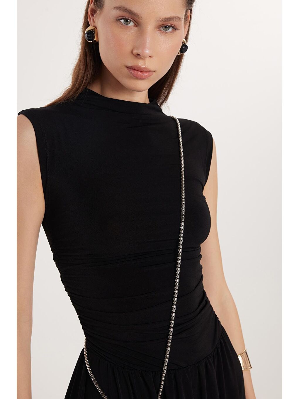 Kadın Slim Fit Dar Kesim Siyah Kolsuz Bisiklet Yaka Midi Boy Elbise-1