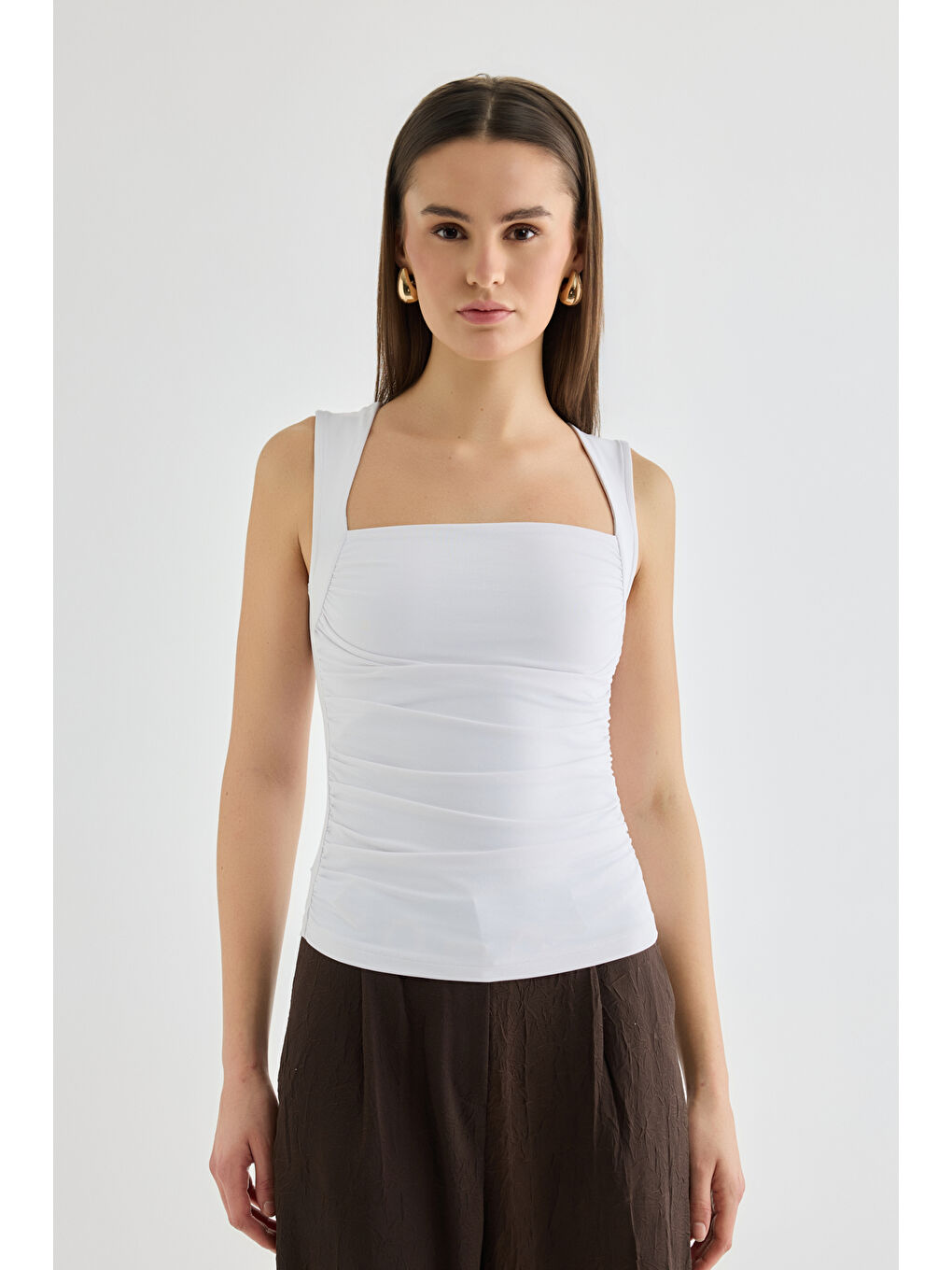 Büzgülü Kolsuz Bluz Ekru-2