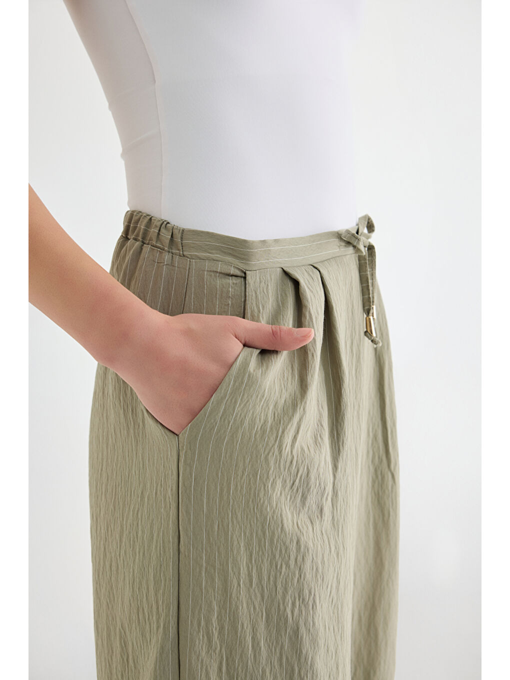 Çizgili Bağcıklı Bol Paça Pantolon Haki-3