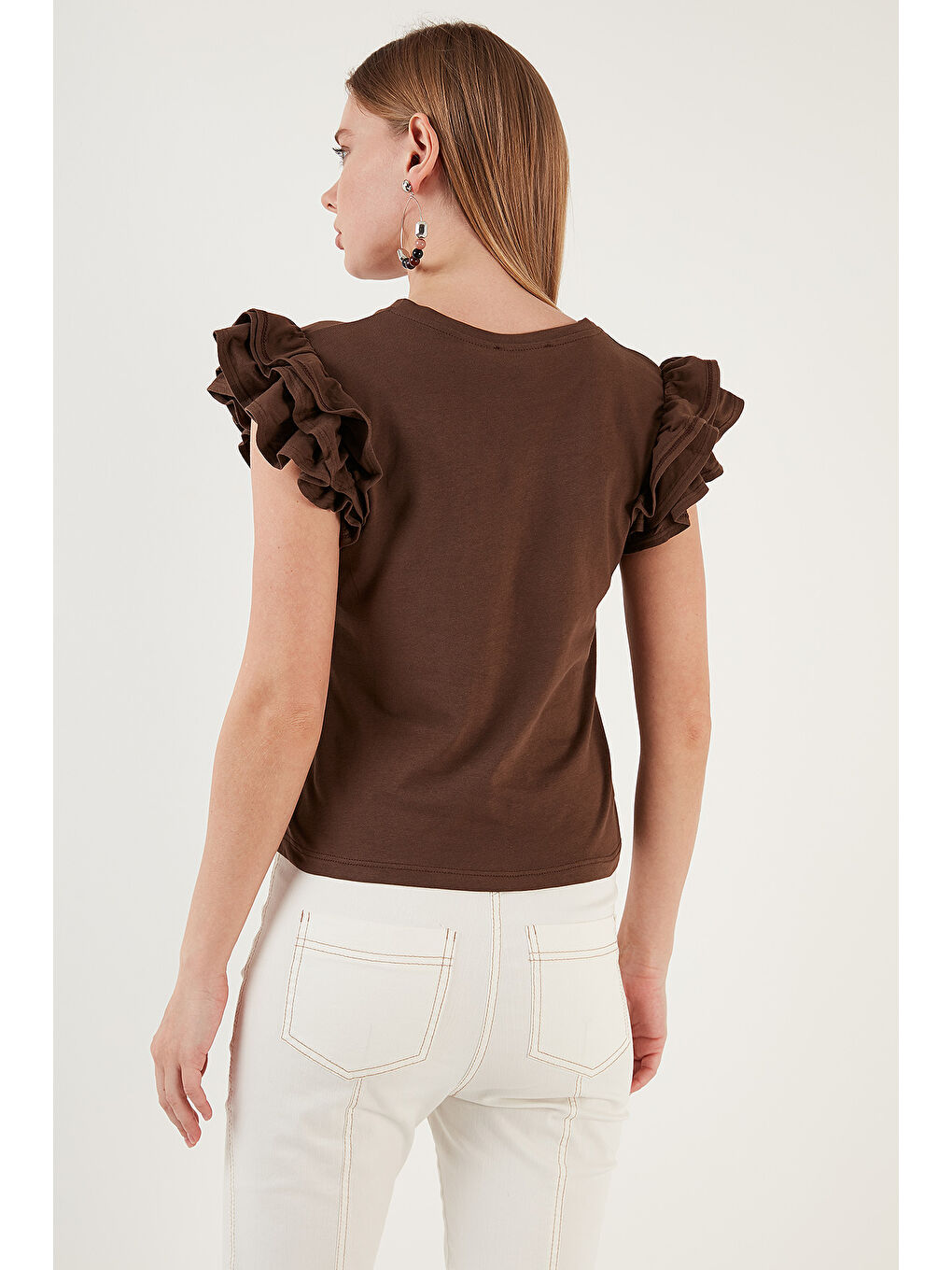 Kahverengi Pamuklu Kolları Fırfırlı Slim Fit Bisiklet Yaka Kadın T Shirt 5864500-5