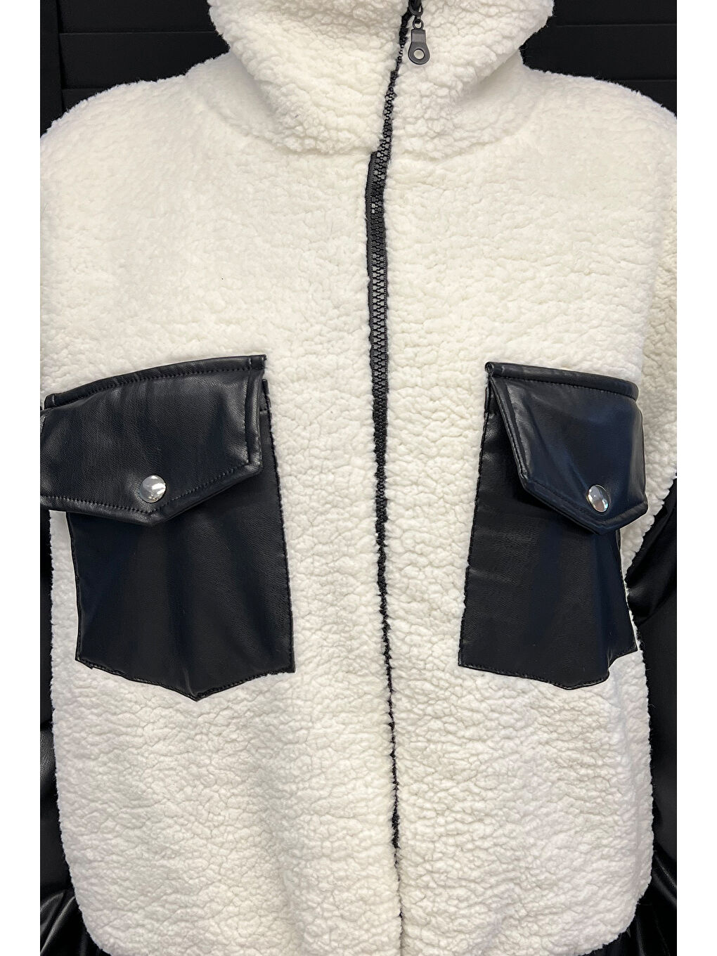 Ekru Suni Deri Garnili Kadın Pelüş Mont-3