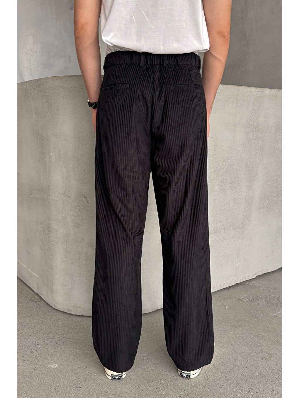 Siyah Erkek Pileli Baggy Kalıp Kadife Pantolon-3