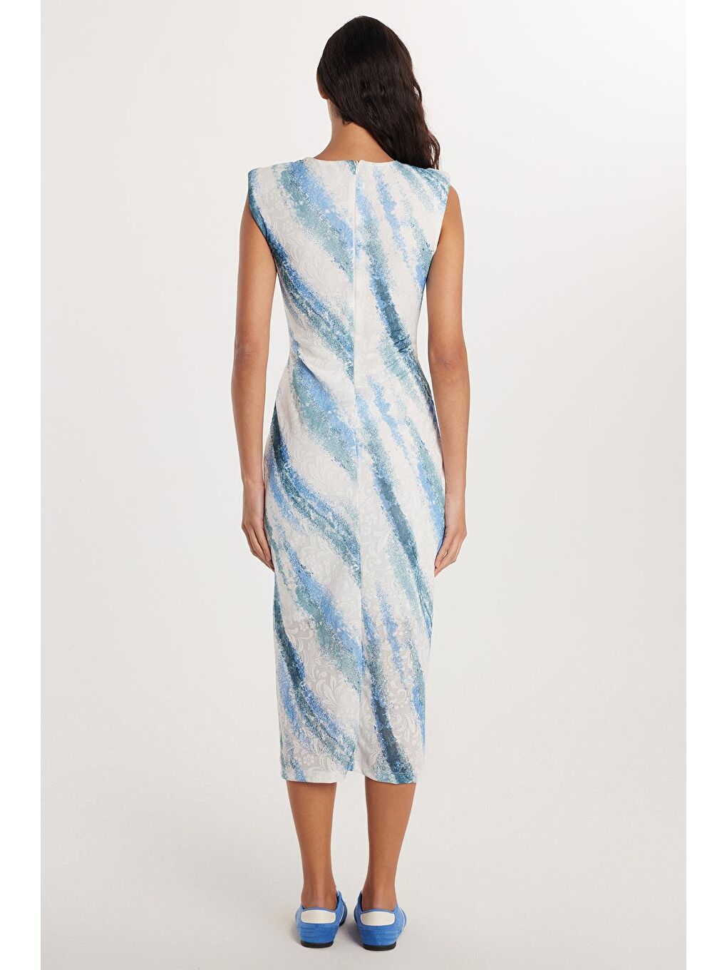 Karışık Kadın Slim Fit Dar Kesim Kolsuz V Yaka Midi Boy Elbise-4