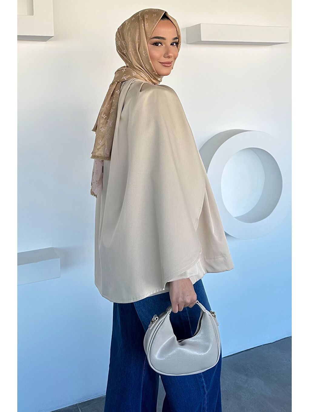 Bej Ön Çıtçıtlı Pelerinli Tesettür Ceket-2