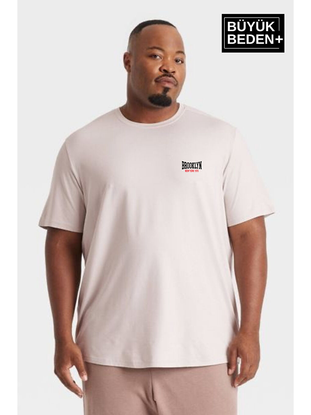 Bej Erkek Büyük Beden Brooklyn 1970 Baskılı Bisiklet Yaka Tişört SPR25BTS904