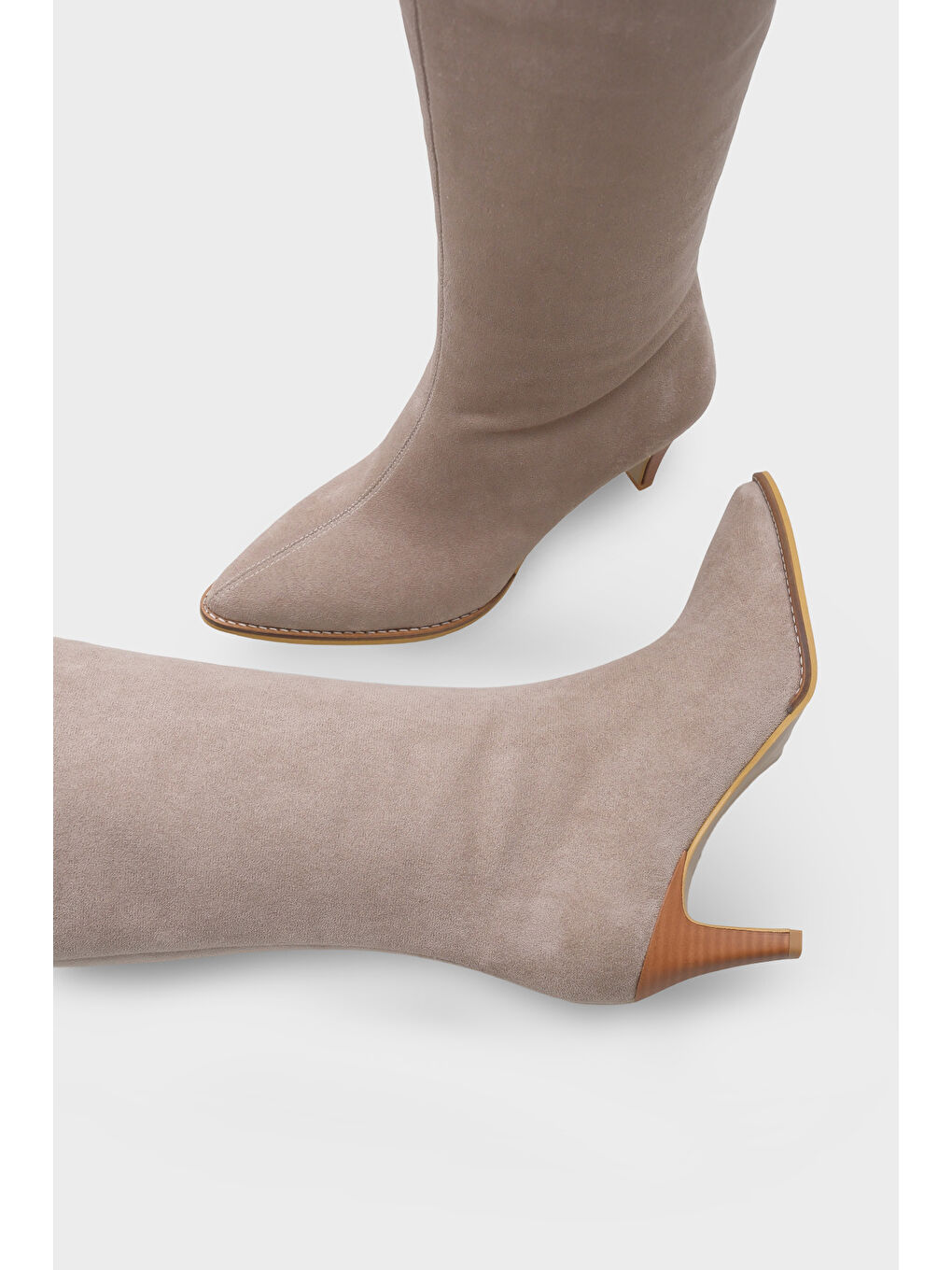 Bej Essy Kadın Vizon Sivri Burun Çizme-5