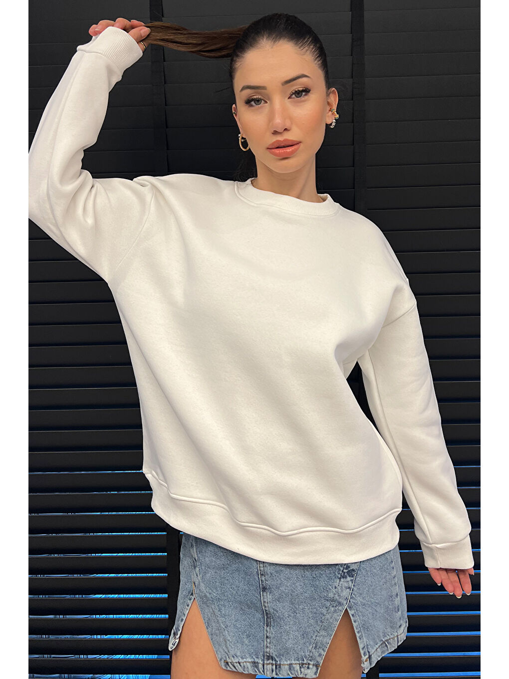 GÜLSELİ Beyaz Kadın Üç İplik Şardonlu Bisiklet Yaka Sweatshirt