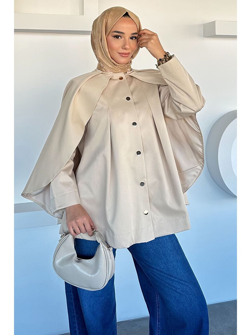 Bej Ön Çıtçıtlı Pelerinli Tesettür Ceket-6