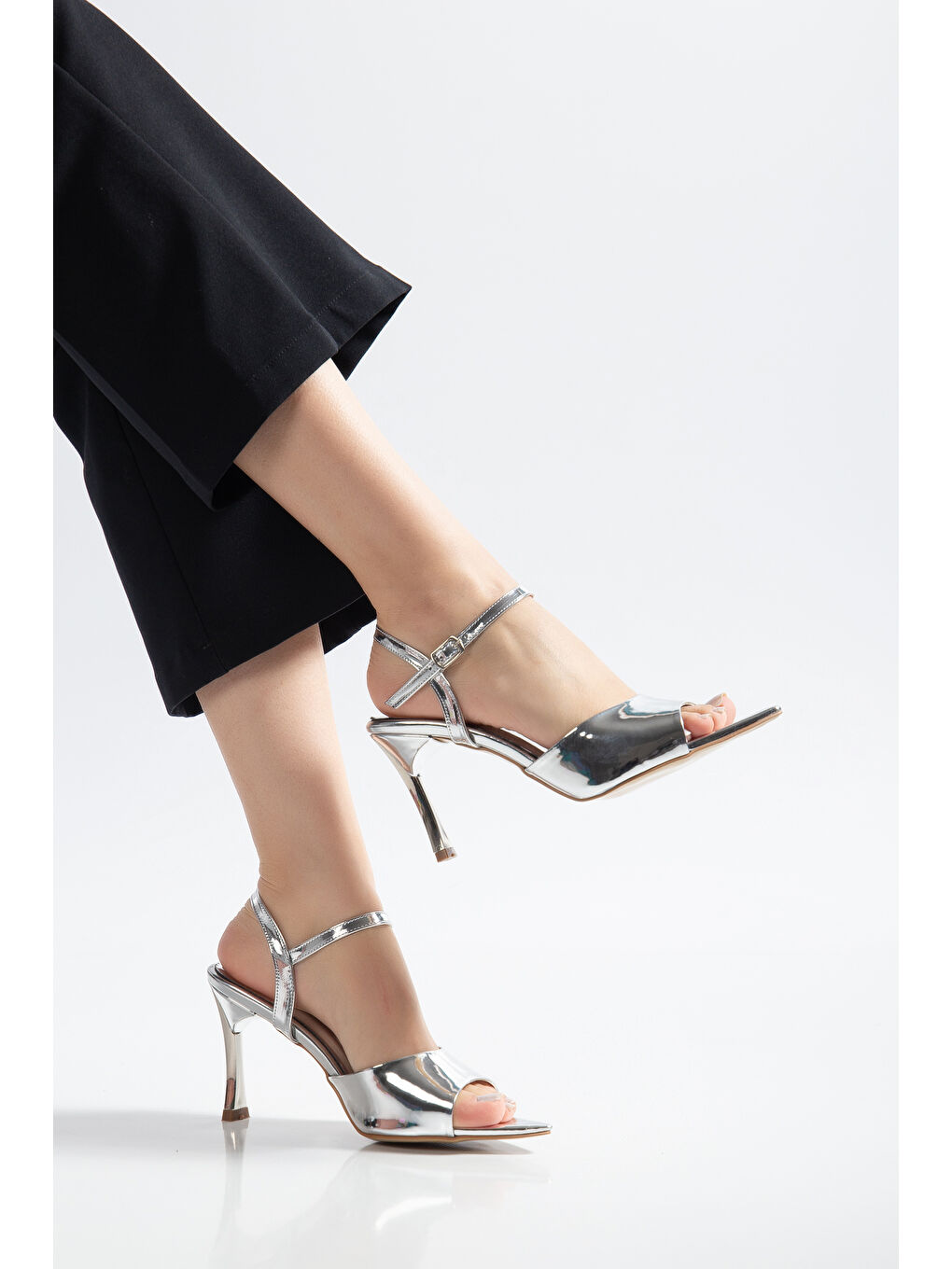 Gri D1325 Günlük Ortopedik Kadın Klasik Topuklu Ayakkabı-1