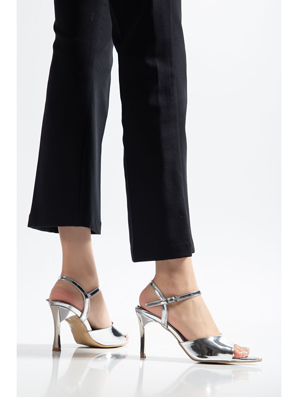 Gri D1325 Günlük Ortopedik Kadın Klasik Topuklu Ayakkabı-2