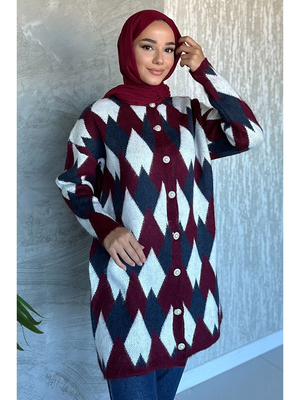 Bordo İnci Düğmeli Geometrik Desenli Tesettür Triko Hırka (s-m-l-xl Beden Uyumludur.)