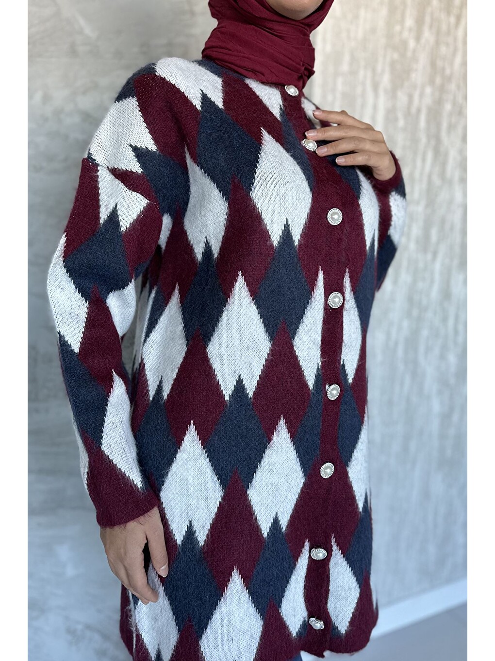 Bordo İnci Düğmeli Geometrik Desenli Tesettür Triko Hırka (s-m-l-xl Beden Uyumludur.)-6