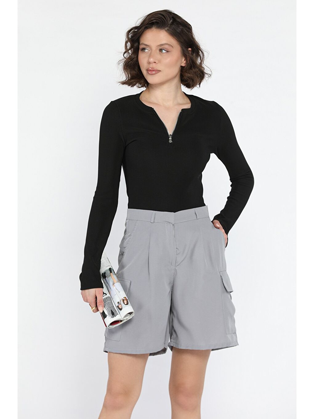 Gri Kadın Yüksek Bel Kargo Cepli Şort