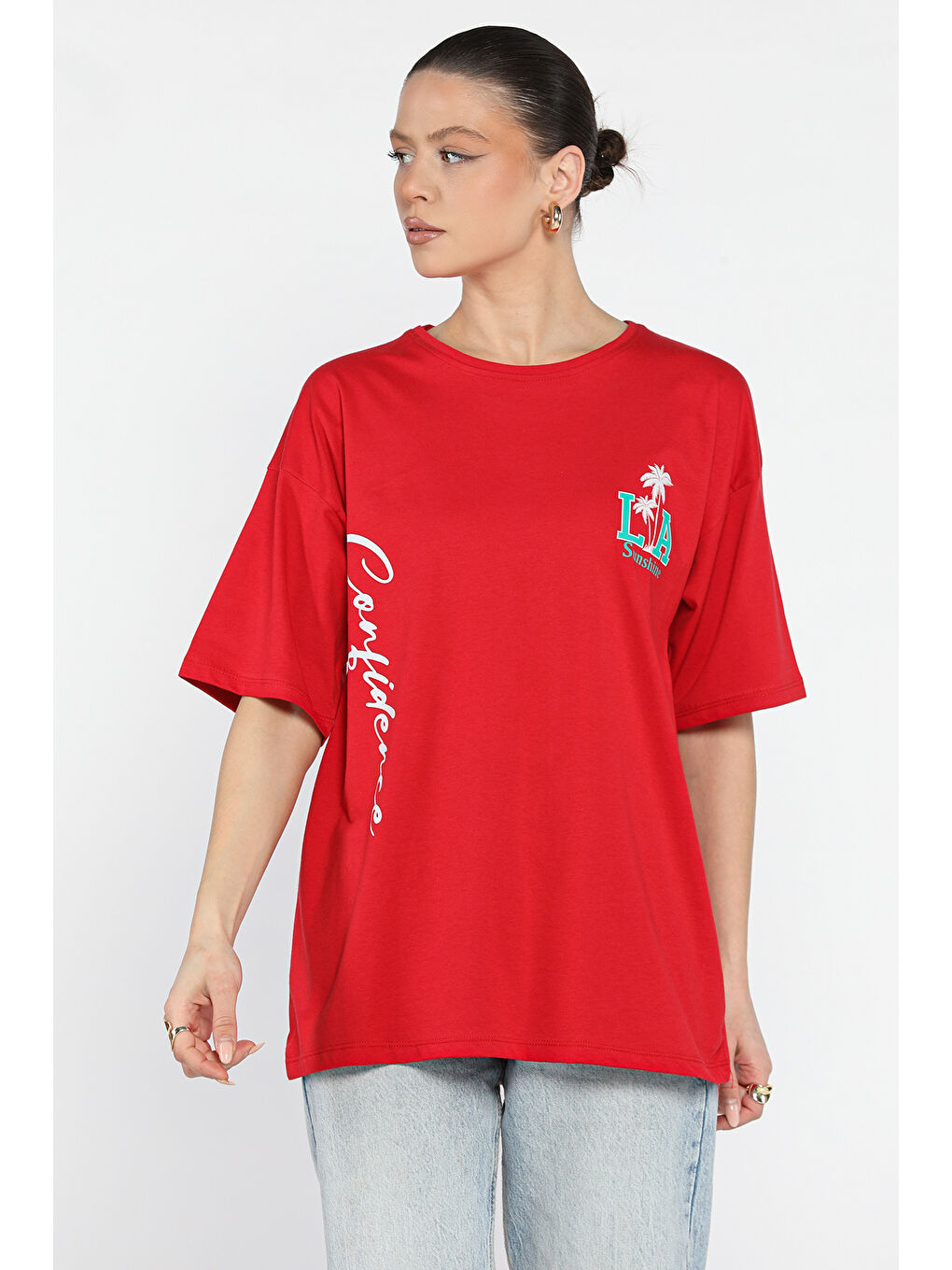 Kırmızı Baskılı Bisiklet Yaka Kadın Tişört-1