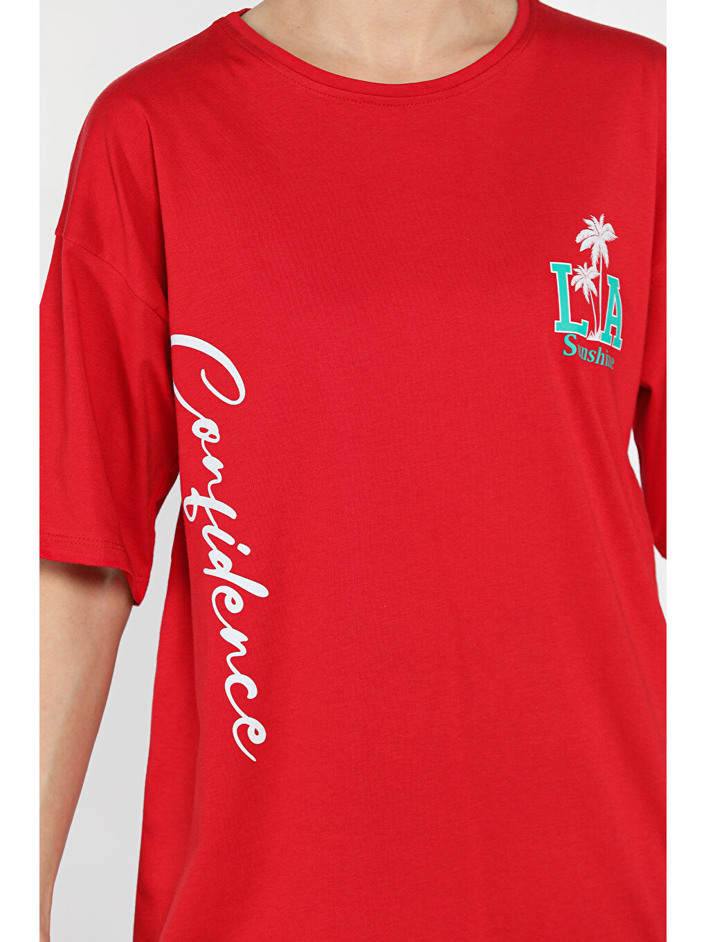 Kırmızı Baskılı Bisiklet Yaka Kadın Tişört-3