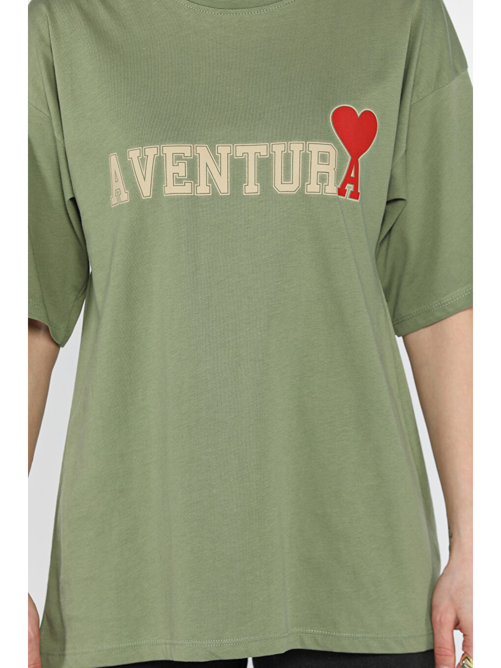 Haki Ön Yazı Baskılı Bisiklet Yaka Kadın Tişört-3