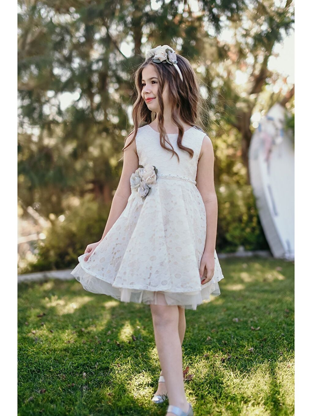 Ekru Kız Çocuk İşleme Kemerli Sırtı Çiçek Detaylı Dantel Elbise-2