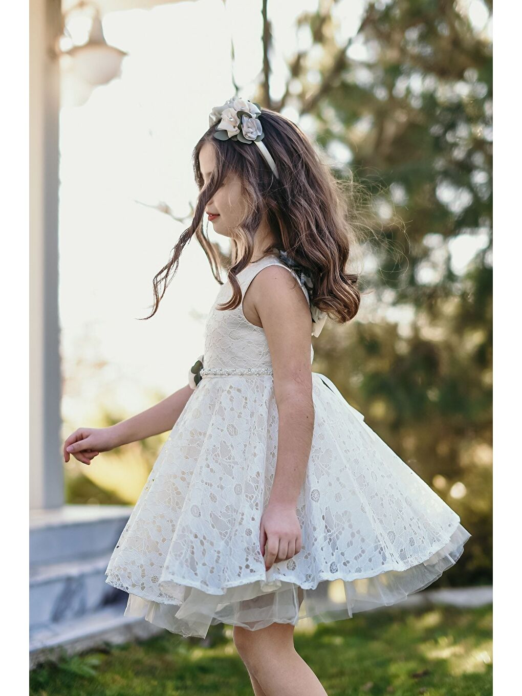 Ekru Kız Çocuk İşleme Kemerli Sırtı Çiçek Detaylı Dantel Elbise-3