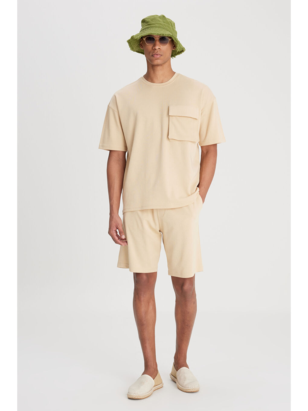 Loose Fit Rahat Kesim Bisiklet Yaka Bej Tişört-3