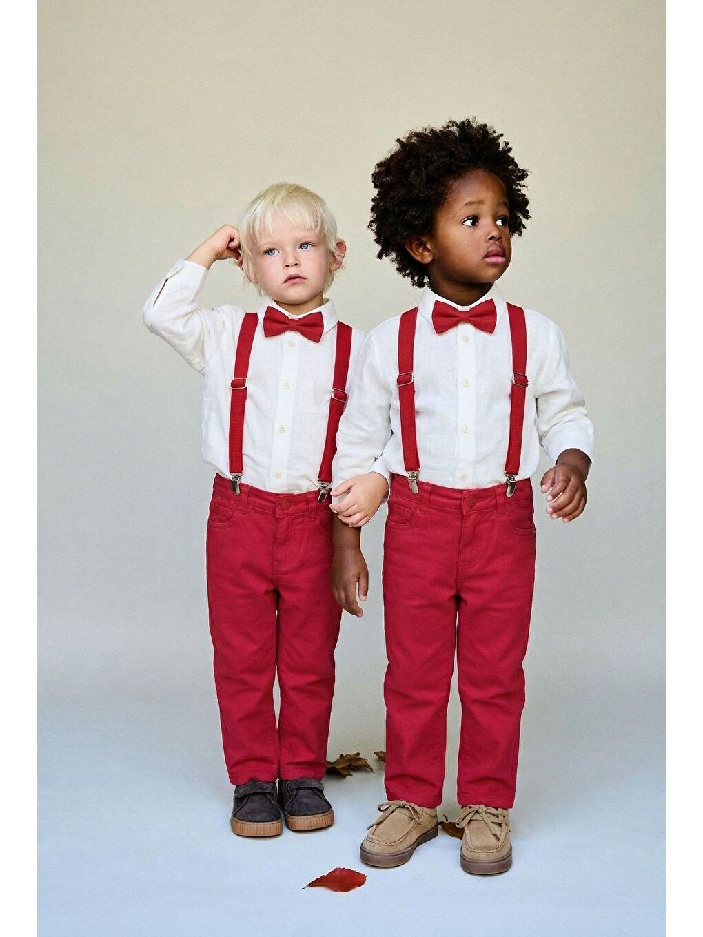 Karışık Erkek Çocuk Pamuklu Kırmızı Pantolonlu Askılı Papyonlu Gömlek Takım-4