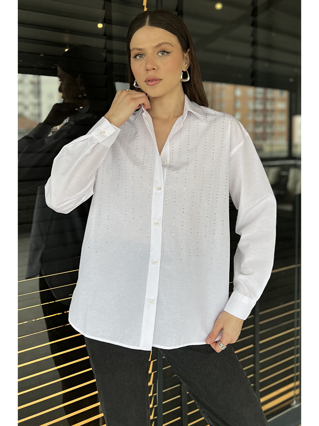 Beyaz Kadın Uzun Kol Taşlı Gömlek-1