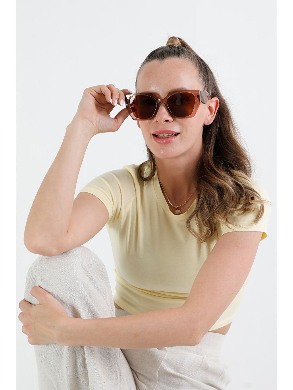 Kahverengi Altıgen Çerçeveli Güneş Gözlüğü-3