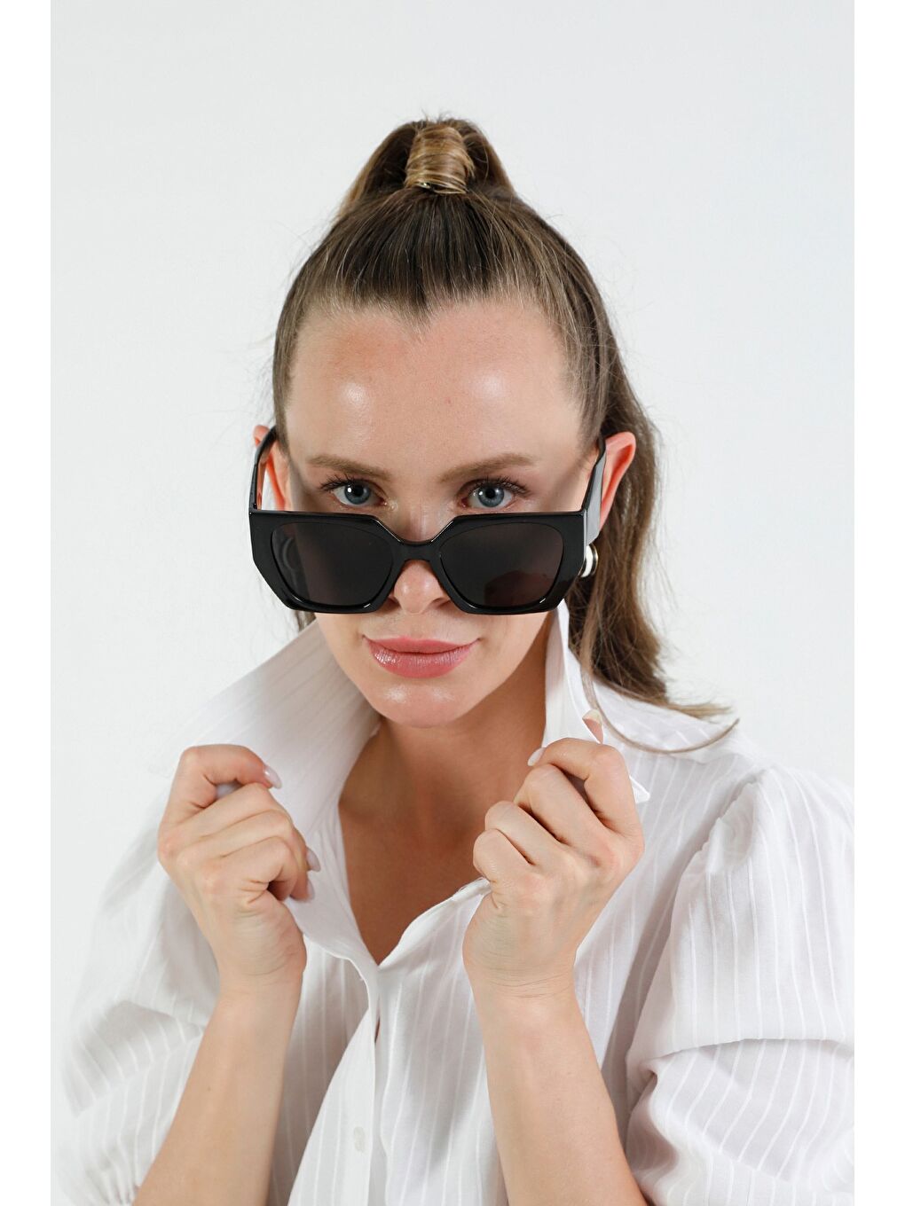 Siyah Altıgen Çerçeveli Güneş Gözlüğü-3