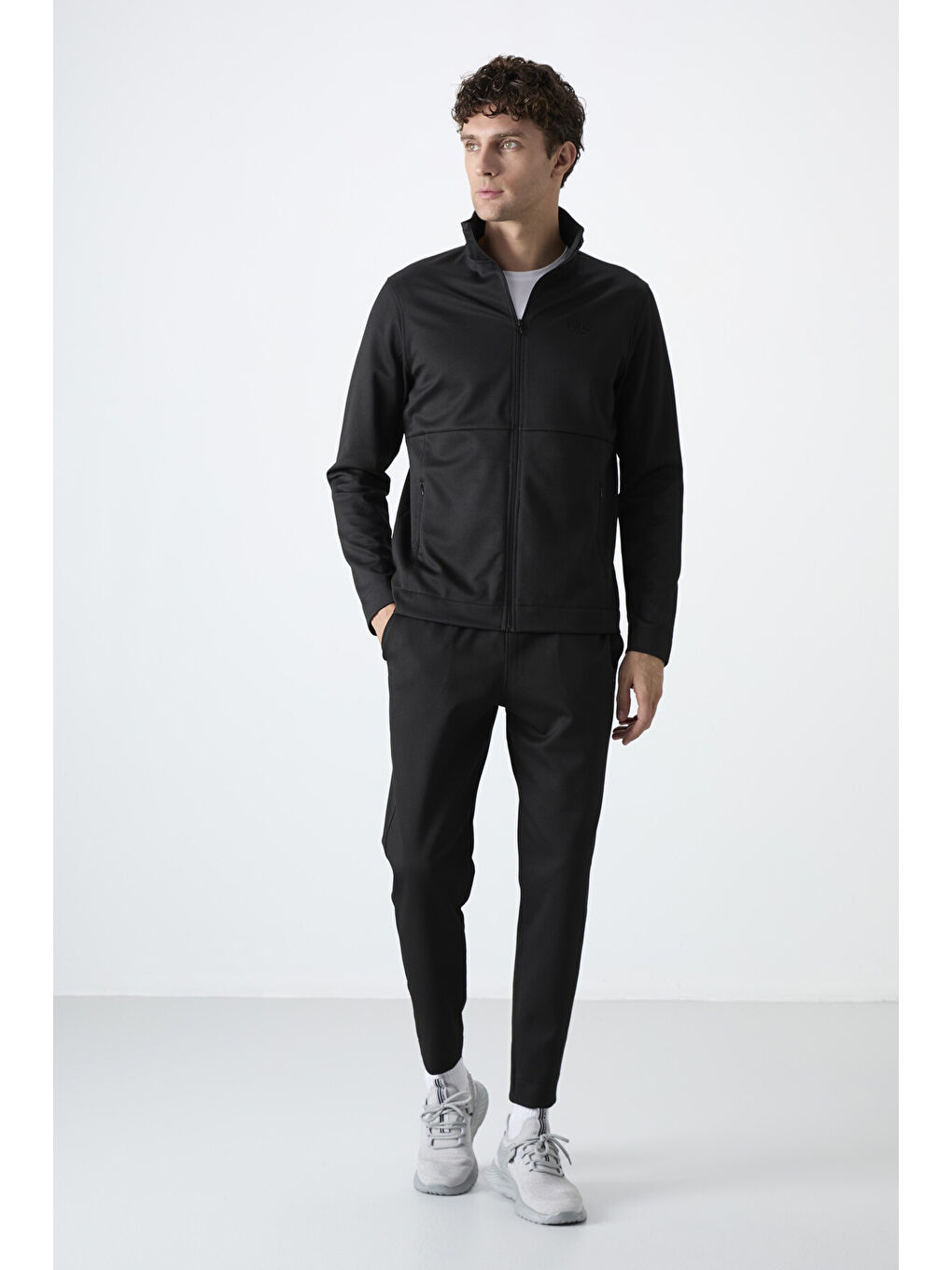 Siyah Dik Yaka Gizli Cep Detaylı Standart Kalıp Erkek Eşofman Takım - 85209