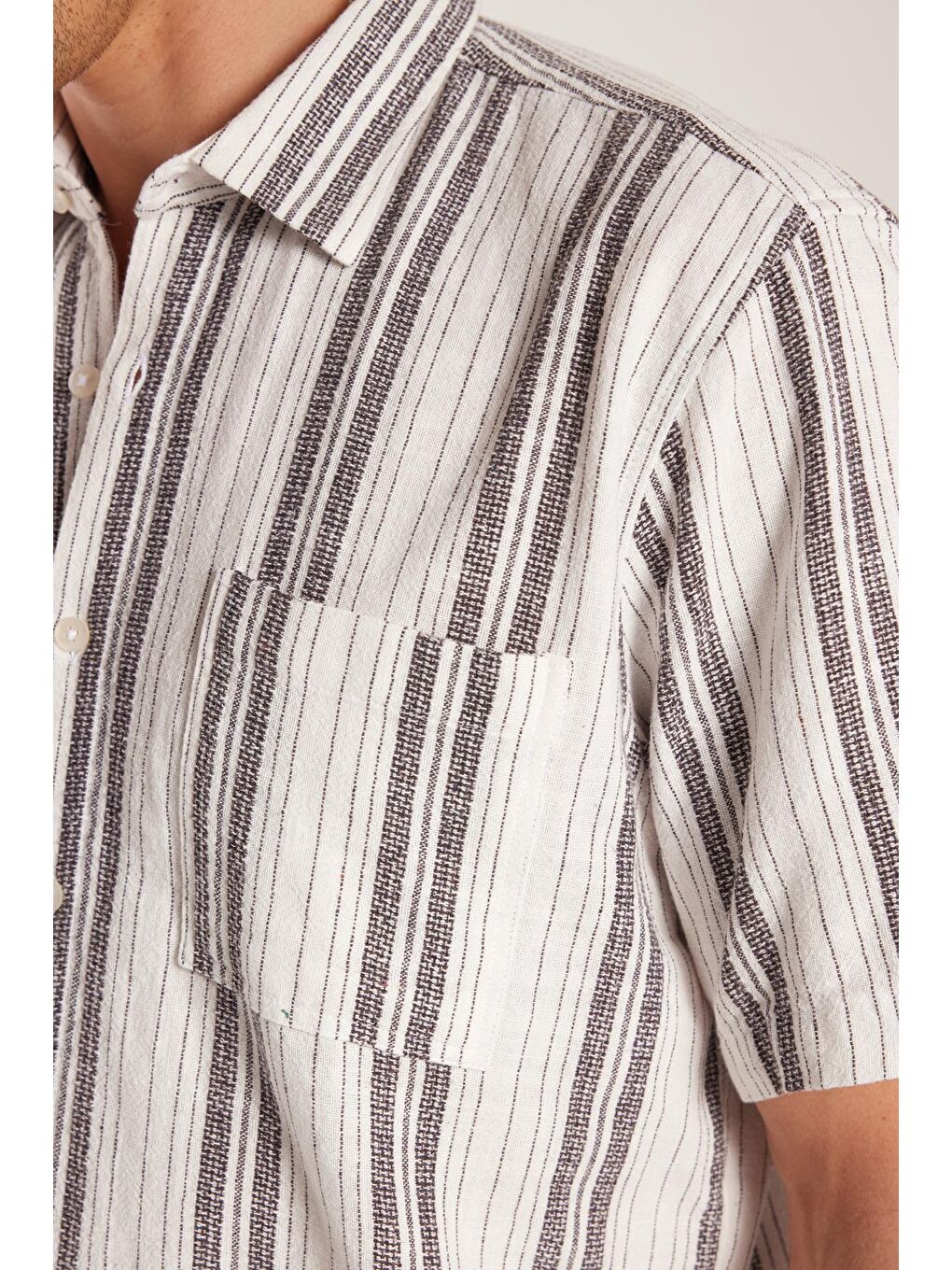 Karışık Erkek Regular Fit Klasik Kesim %100 Pamuk Keten Doku Tek Cepli Çizgili Kısa Kollu Gömlek-2