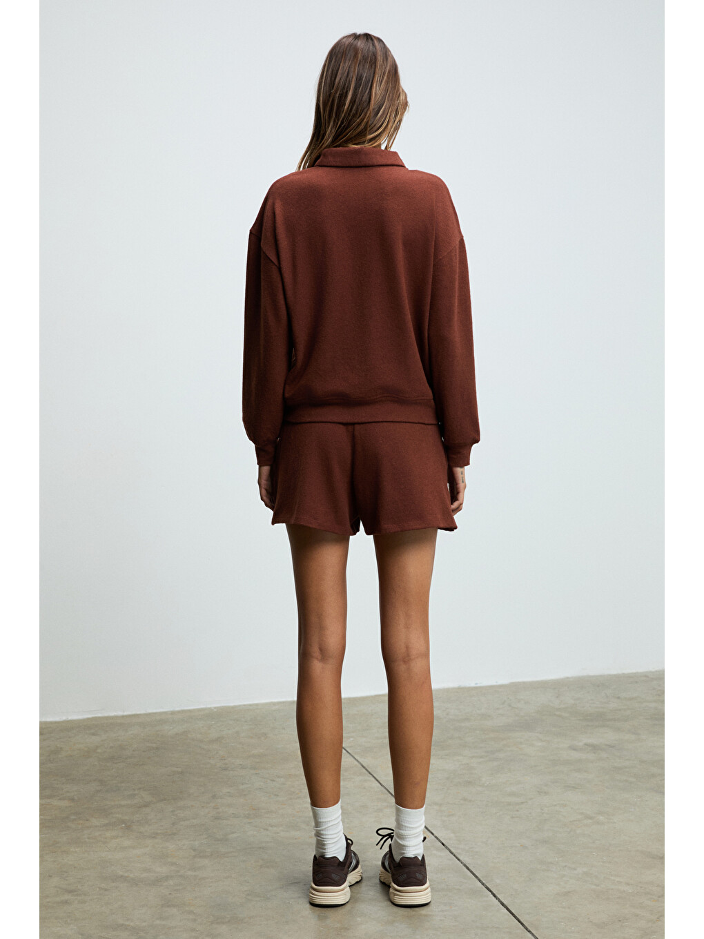 Sılken Kadın Yumuşak Ve Esnek Kumaşlı Polo Yakalı Kahverengi Sweatshirt-4