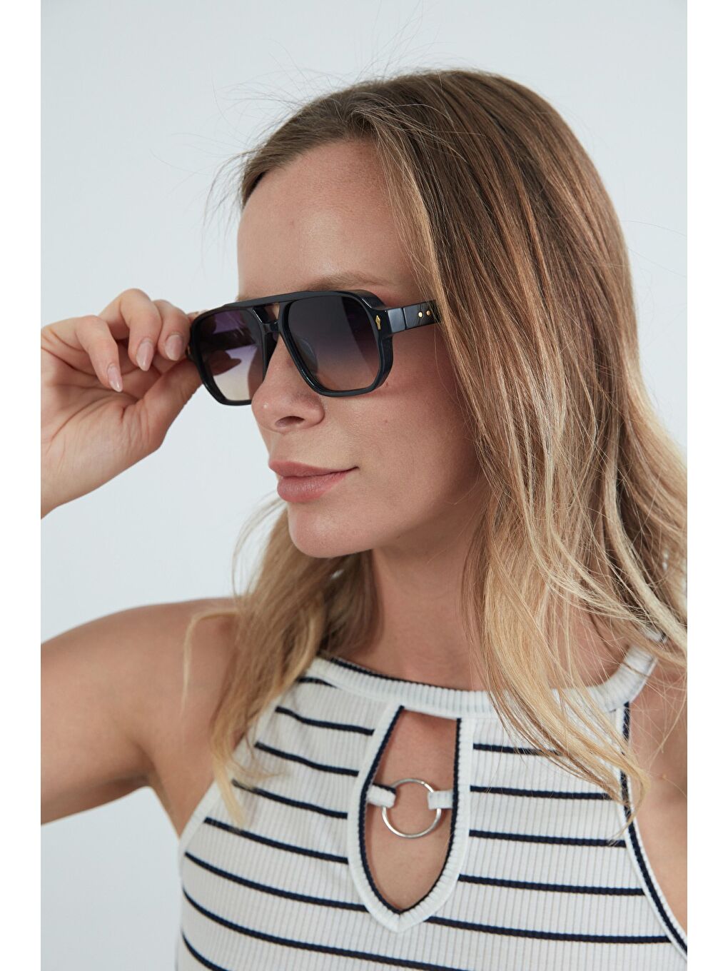 Kahverengi Metal Aksesuar Detaylı Güneş Gözlüğü-1