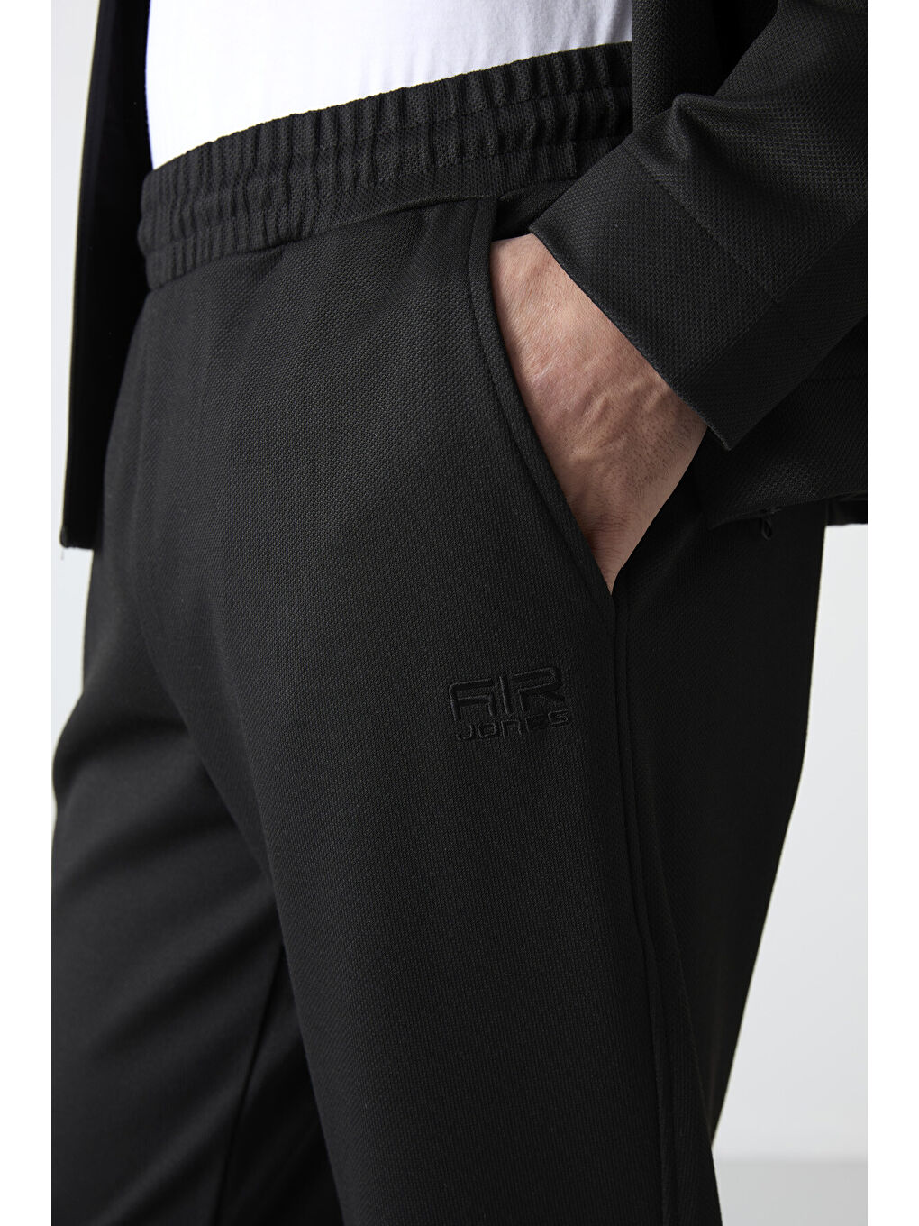 Siyah Dik Yaka Gizli Cep Detaylı Standart Kalıp Erkek Eşofman Takım - 85209-3