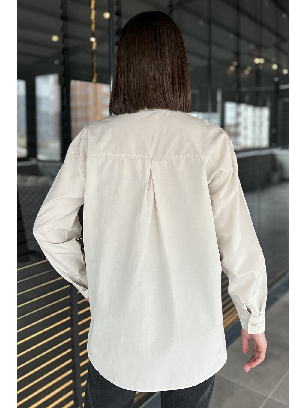 Bej Taş Detaylı Oversize Kadın Gömlek-2