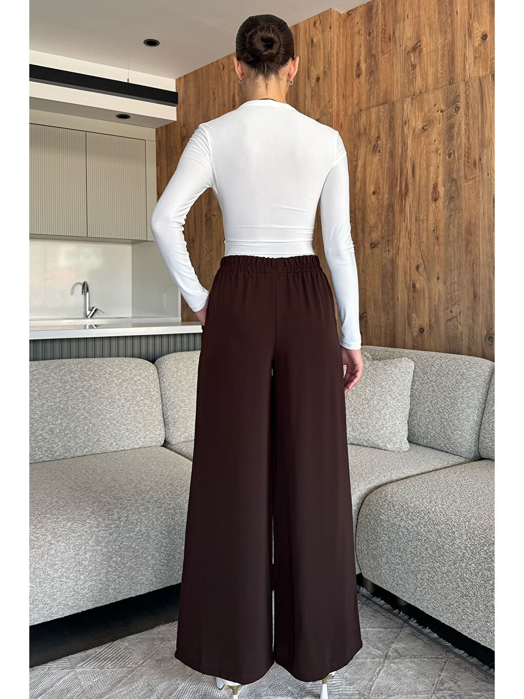 Kahverengi Kadın Bol Paça Bel Lastikli Kumaş Pantolon-2