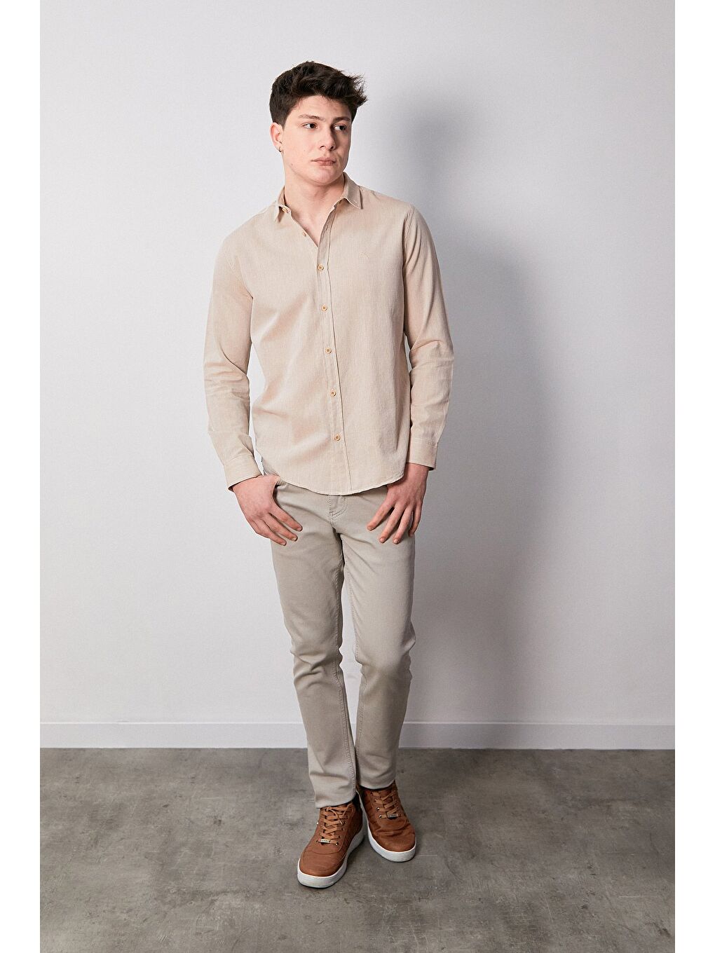 Bej Basic Düğmeli Gömlek-1