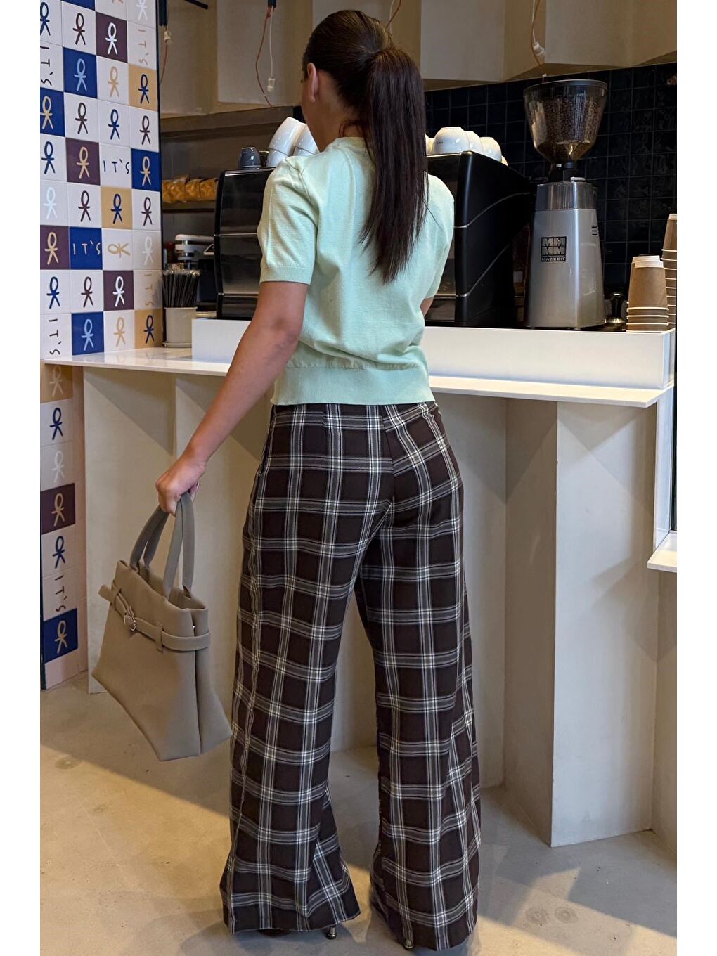 Kahverengi Kare Desenli Rahat Kesim Pantolon Mg2728-2