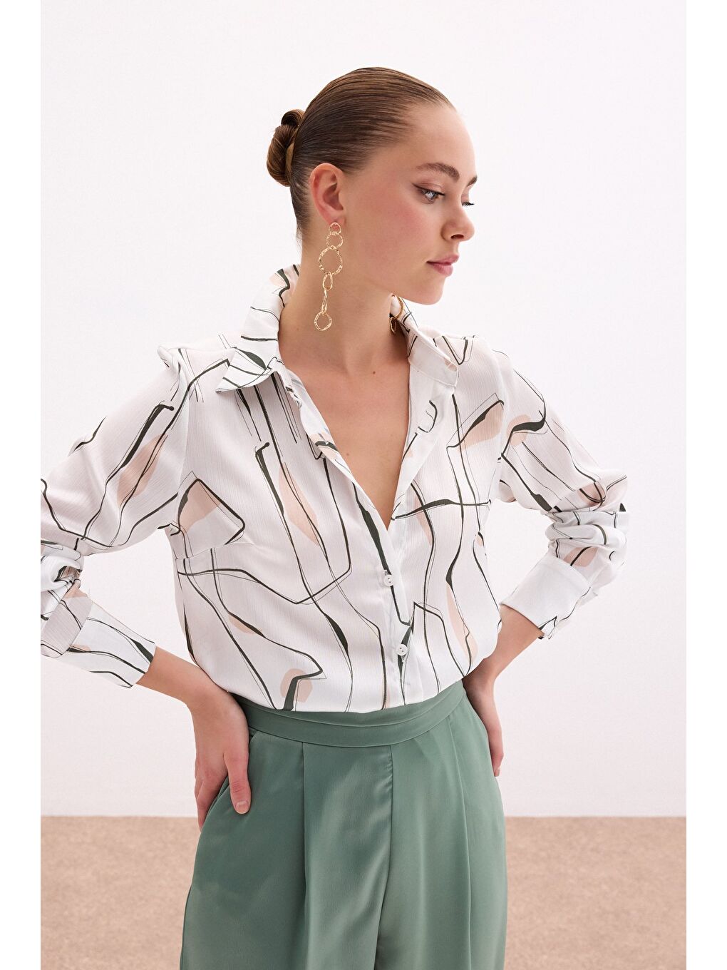 Yırtmaç Detaylı Gömlek - Haki-3