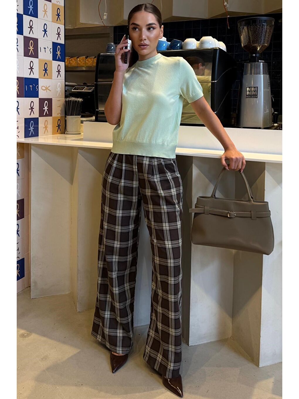 Kahverengi Kare Desenli Rahat Kesim Pantolon Mg2728-5