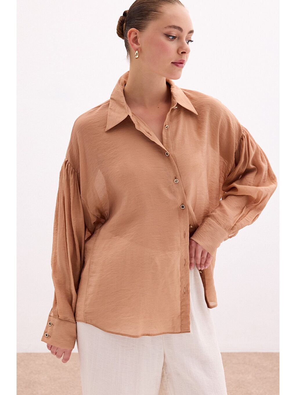 Kahverengi Düğme Aksesuarlı İnce Gömlek - Camel-2