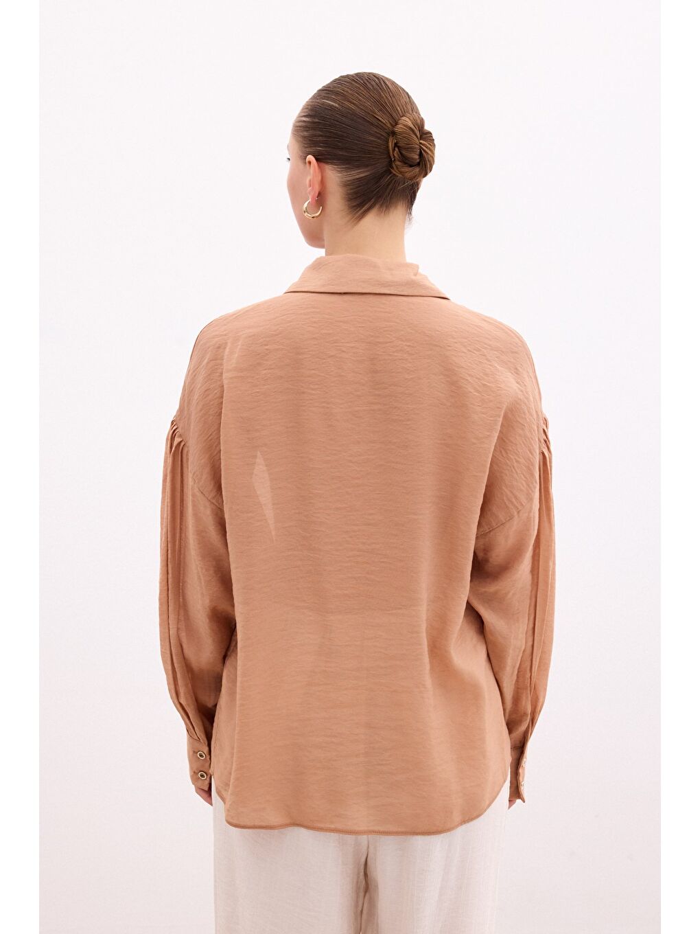 Kahverengi Düğme Aksesuarlı İnce Gömlek - Camel-6