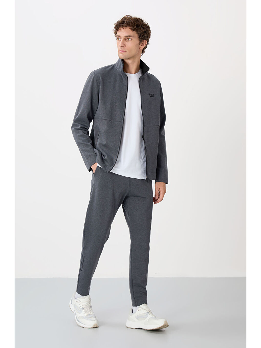 Koyu Gri Dik Yaka Gizli Cep Detaylı Standart Kalıp Erkek Eşofman Takım - 85209-4