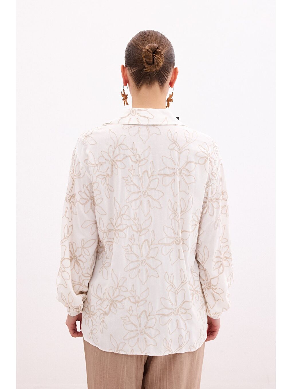 Çiçek Nakışlı Viskon Gömlek - Bej-7