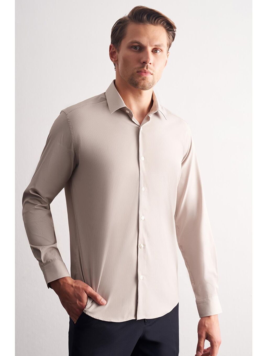 Bej-Beyaz Sert Yaka Çizgili Desen Uzun Kol Slim Fit Esnek Gömlek 1004255176