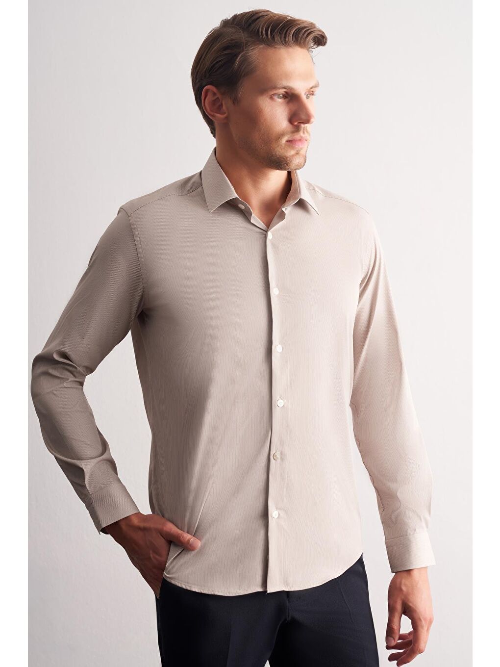 Bej-Beyaz Sert Yaka Çizgili Desen Uzun Kol Slim Fit Esnek Gömlek 1004255176-2