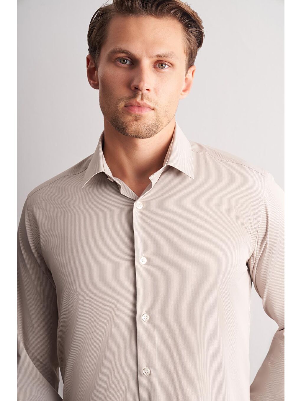 Bej-Beyaz Sert Yaka Çizgili Desen Uzun Kol Slim Fit Esnek Gömlek 1004255176-3