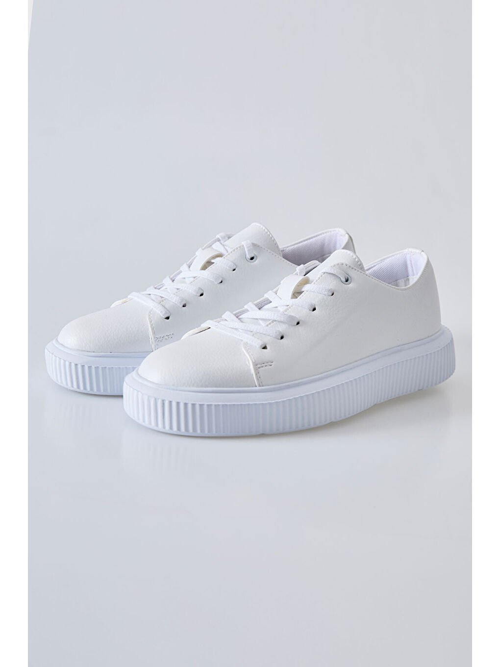 Beyaz Bağcıklı Delikli Suni Deri Erkek Spor Ayakkabı - 89129-3