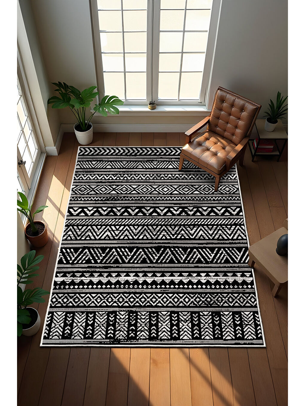 Siyah Dekoratif Özel Tasarım Yıkanabilir İnce Kaymaz Tabanlı Modern Halı KECE FR14-2